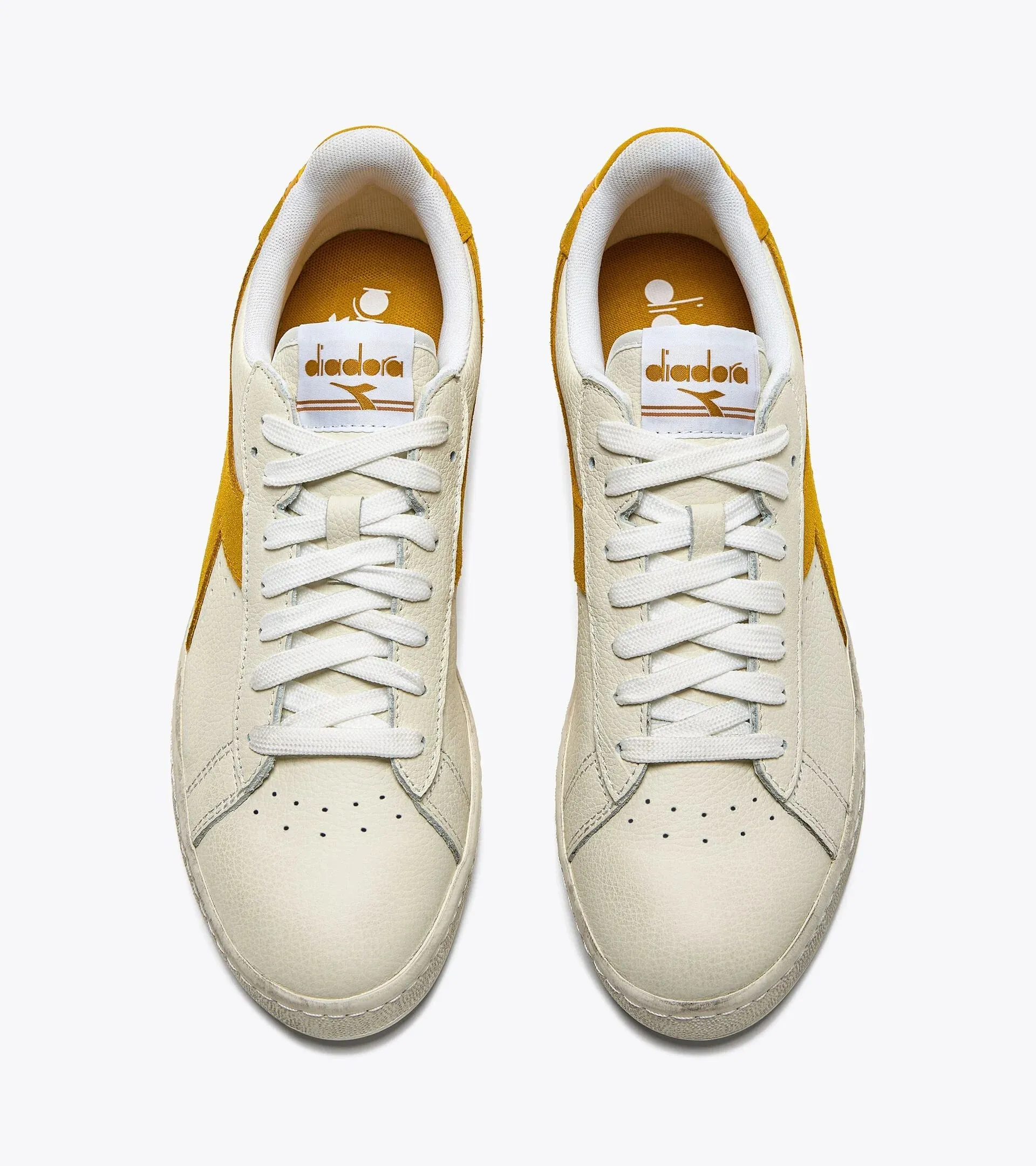 DIADORA | SNEAKERS UNISEX | GAME L LOW WAXED SUEDE POP WHITE/CALENDULA | BLANCO