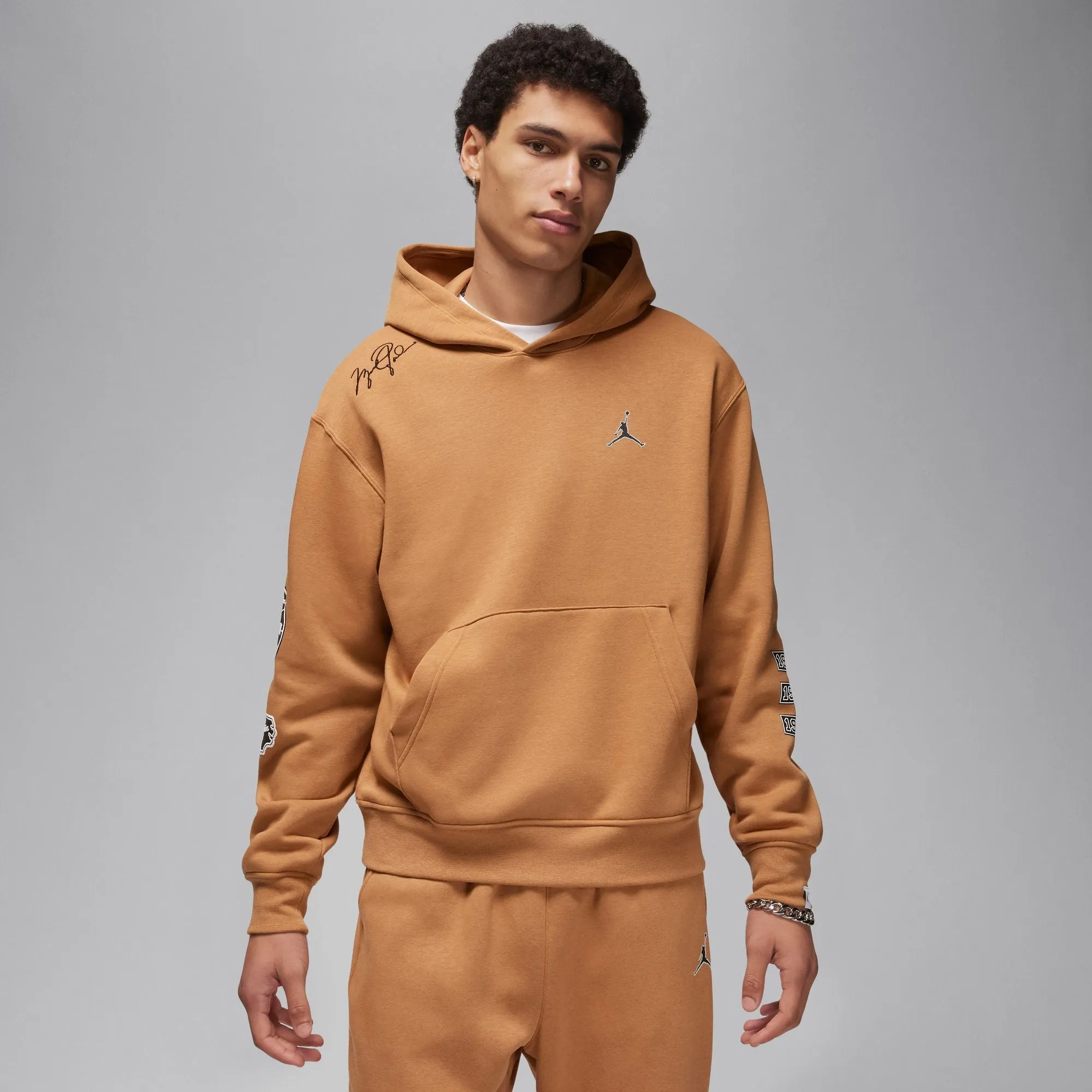 Jordan - Men - Essential Member Pullover Hoodie - Legend Dk Brown/Dune Red/White