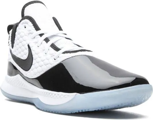 Nike Witness 3 