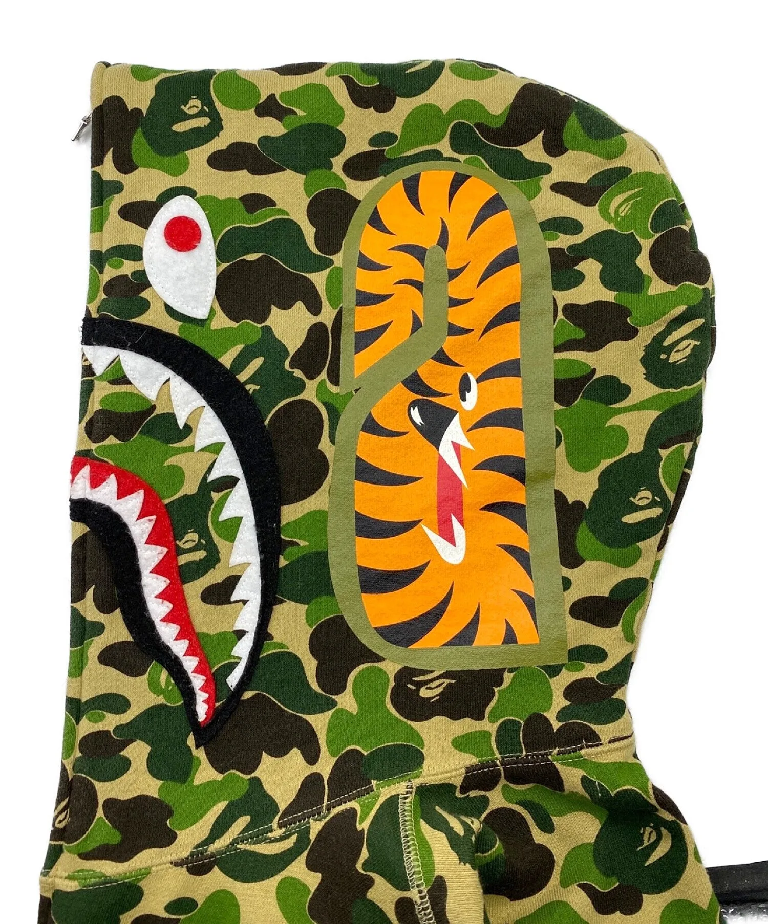 [Pre-owned] A BATHING APE Camo Shark Full Zip Hoodie 001ZPI201002M