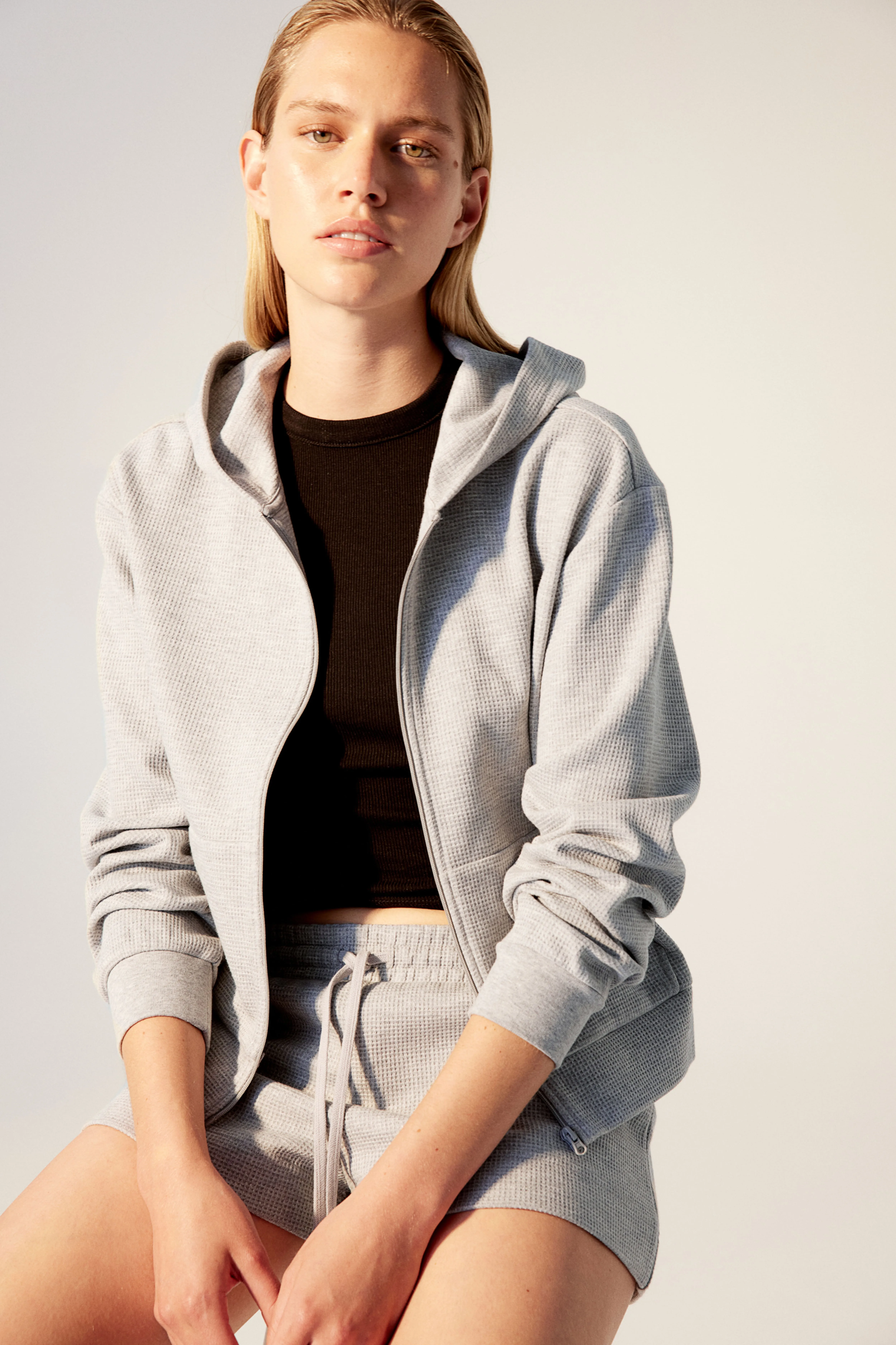 Waffled zip-through hoodie - Long sleeve - Short - Light grey marl - Ladies | H&M GB