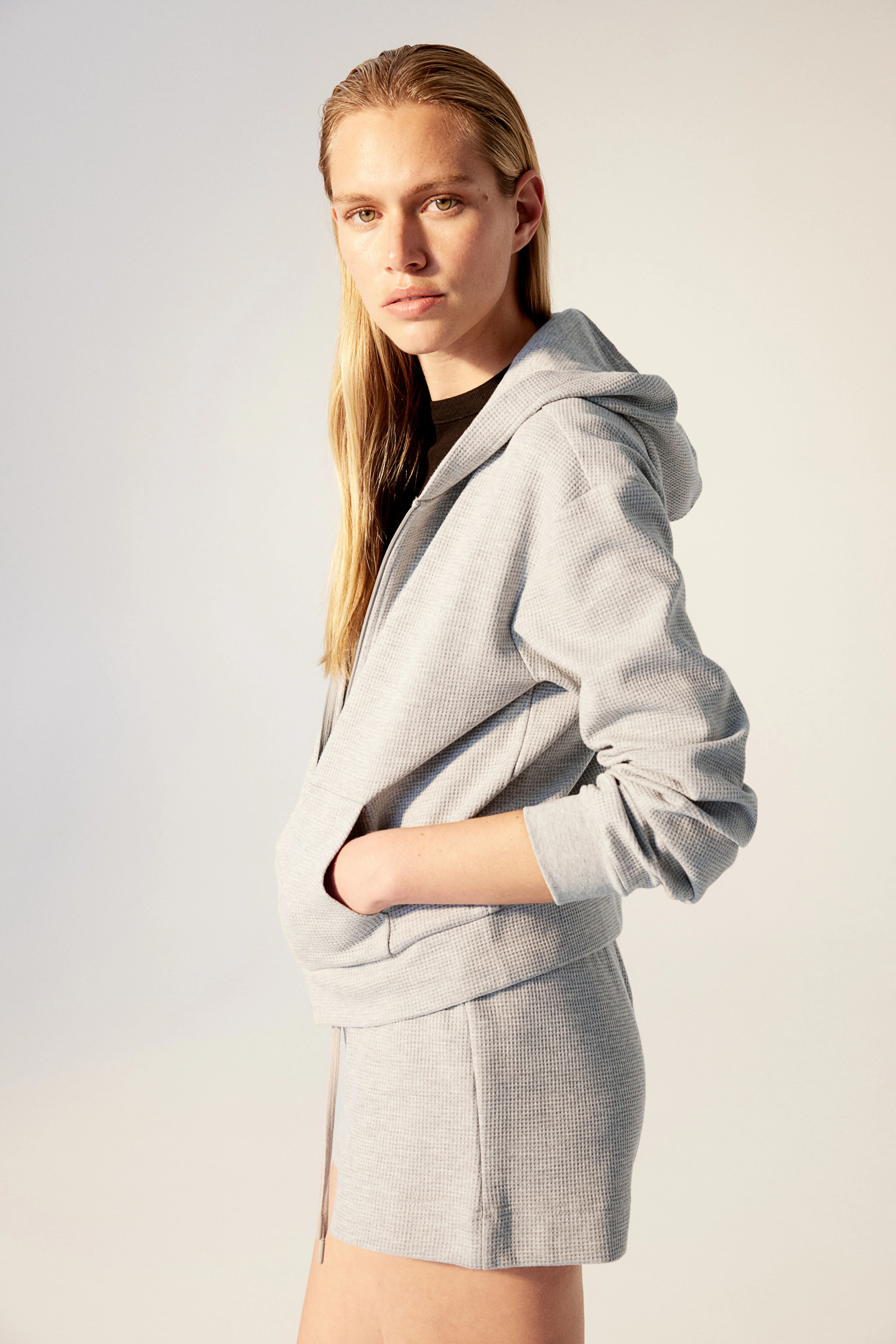 Waffled zip-through hoodie - Long sleeve - Short - Light grey marl - Ladies | H&M GB